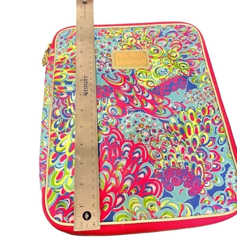 Lily Pulitzer laptop/tablet colorful zip case bright pink nylon lining pockets.